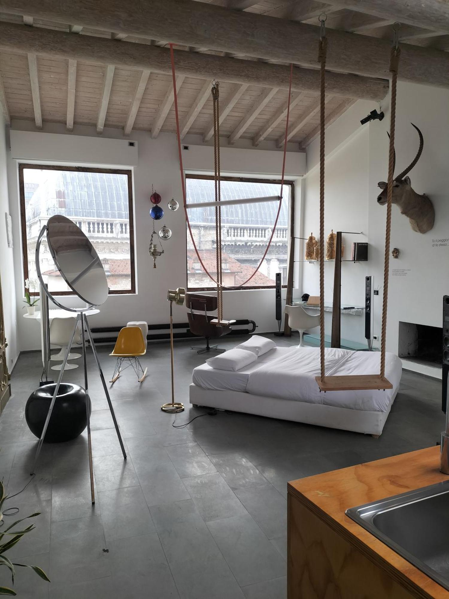 Spirit Of The Moon Apartment เบรเชีย ภายนอก รูปภาพ
