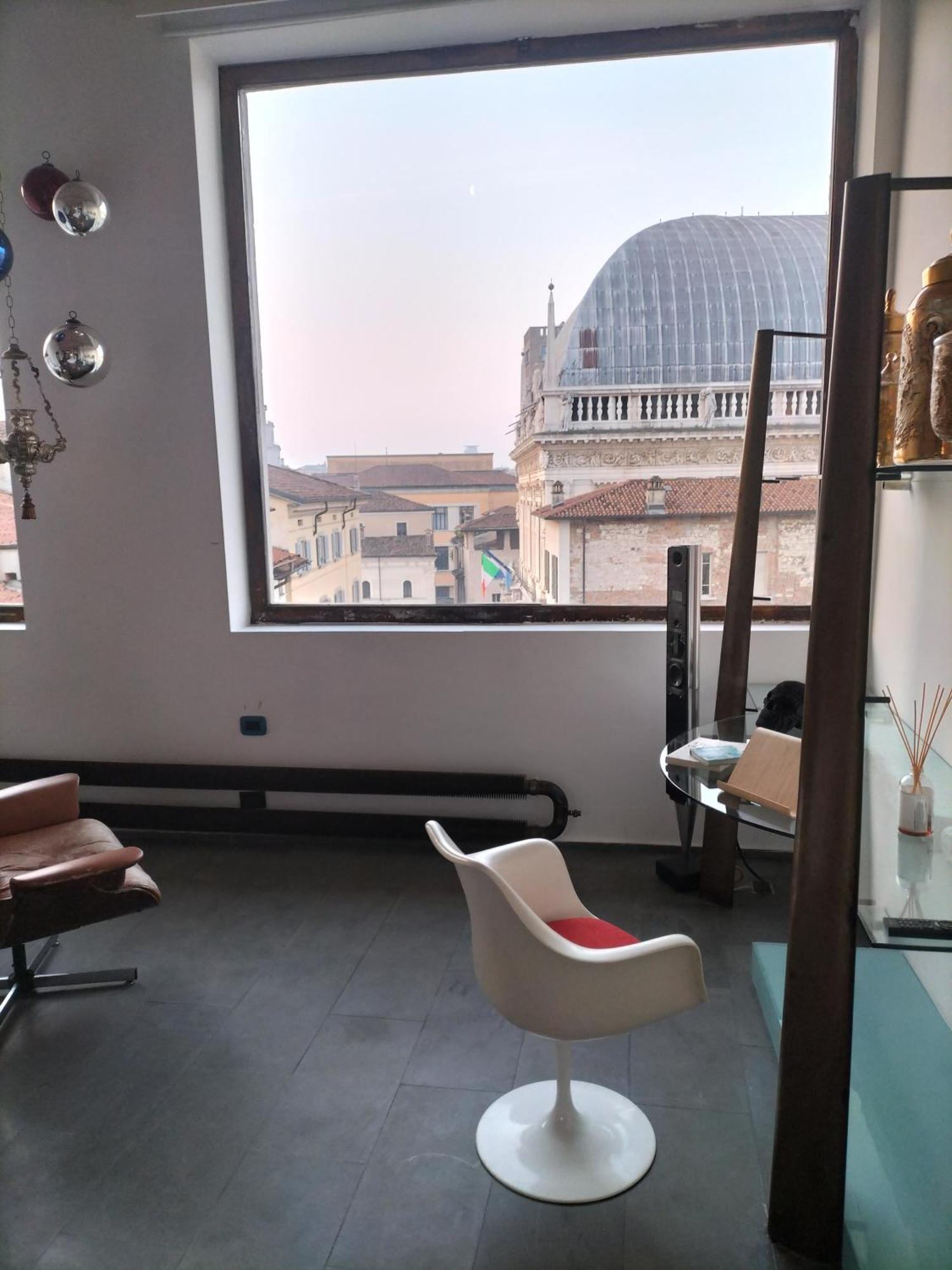 Spirit Of The Moon Apartment เบรเชีย ภายนอก รูปภาพ
